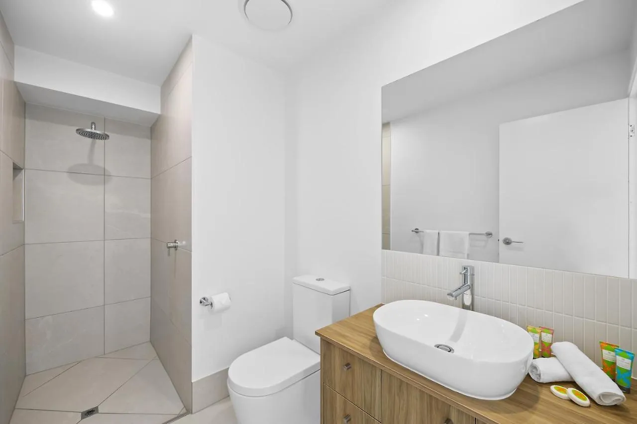 Azure River Side Townhouse Maroochydore Apartment