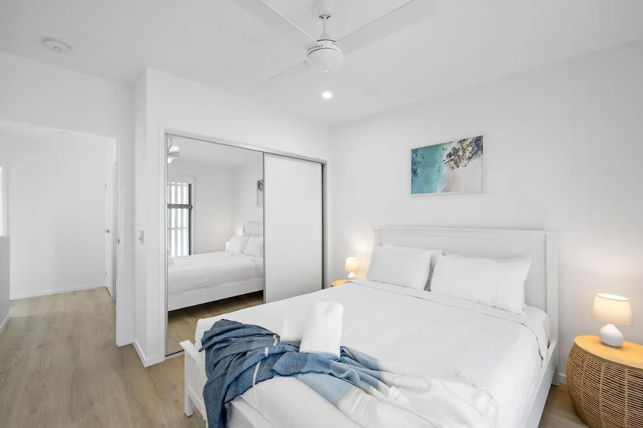 Azure River Side Townhouse Maroochydore 0*,  Australia